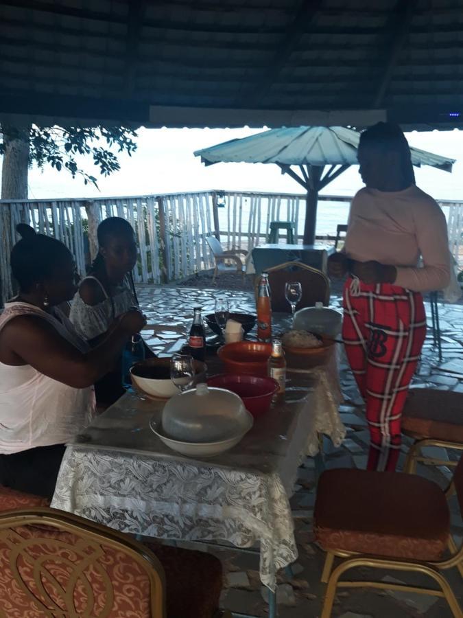 Abuesi Beach Resort Sekondi-Takoradi ภายนอก รูปภาพ