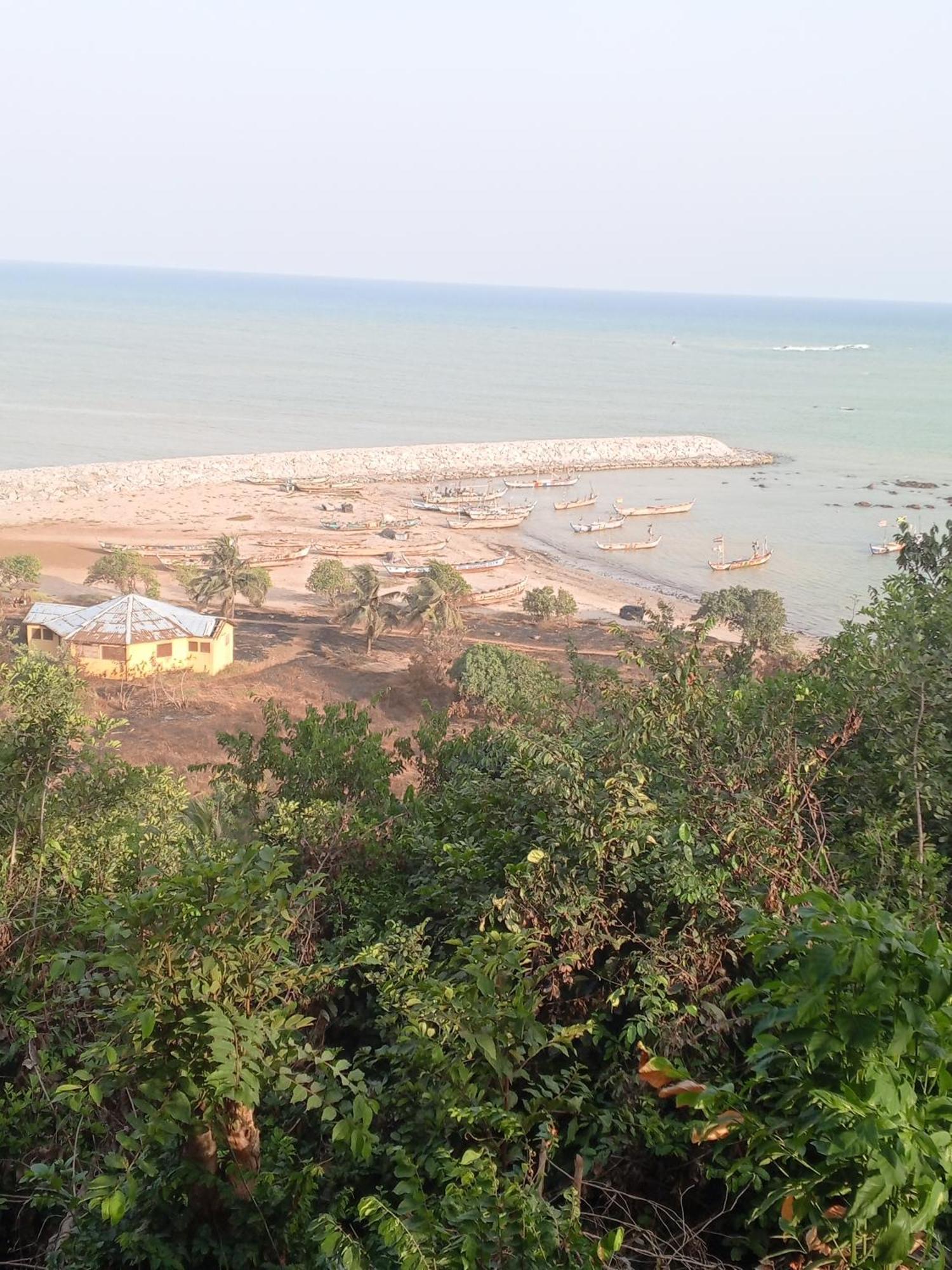Abuesi Beach Resort Sekondi-Takoradi ภายนอก รูปภาพ