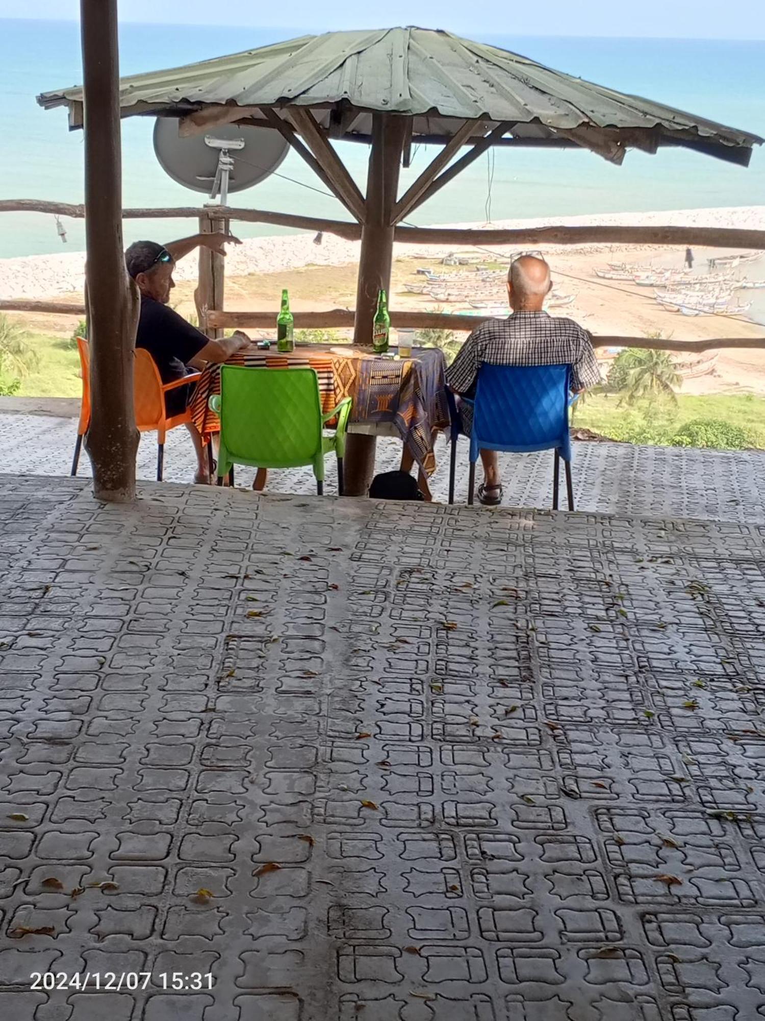 Abuesi Beach Resort Sekondi-Takoradi ภายนอก รูปภาพ