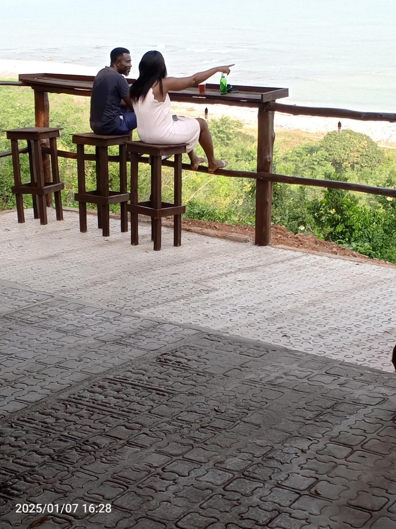 Abuesi Beach Resort Sekondi-Takoradi ภายนอก รูปภาพ