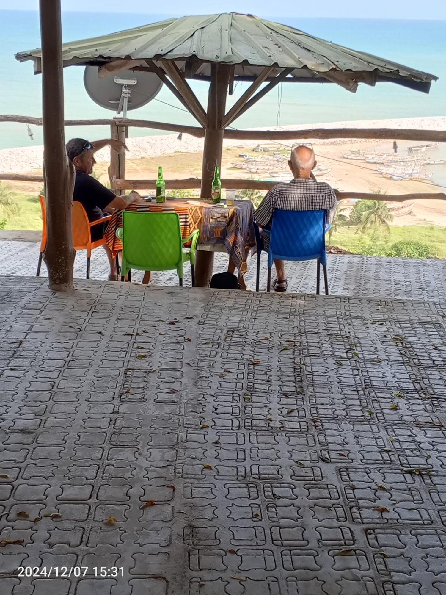 Abuesi Beach Resort Sekondi-Takoradi ภายนอก รูปภาพ
