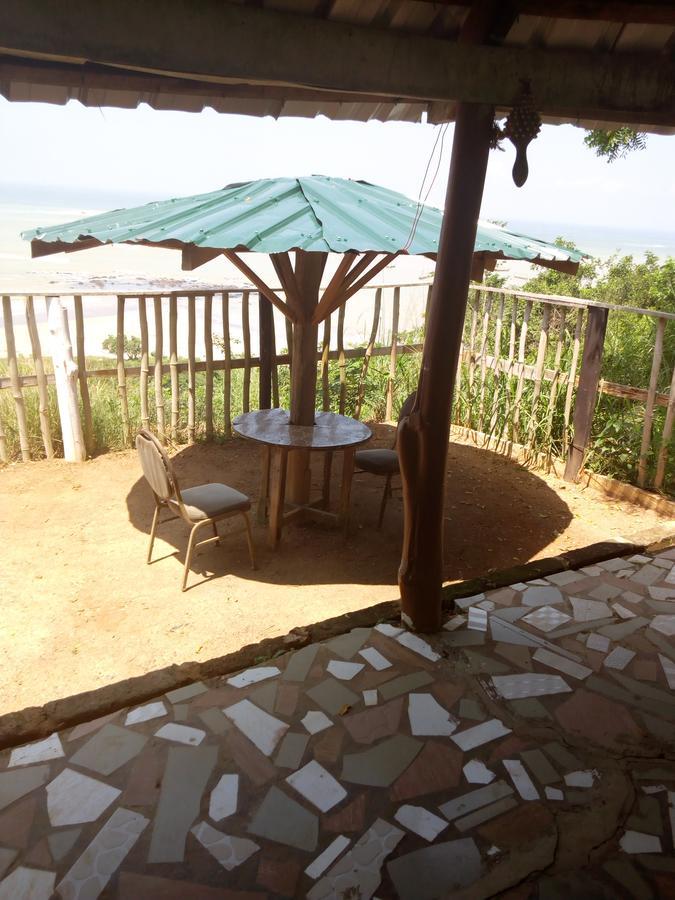 Abuesi Beach Resort Sekondi-Takoradi ภายนอก รูปภาพ